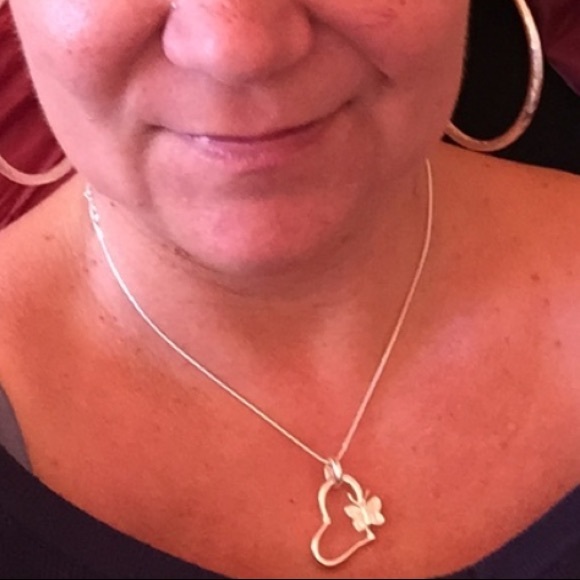 (Only have 1) Sale TONIGHT!! Butterfly 🦋 Necklace - Picture 7 of 8